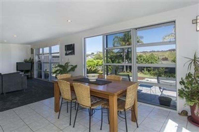Photo of property in 37 Harbelle Close, Bethlehem, Tauranga, 3110