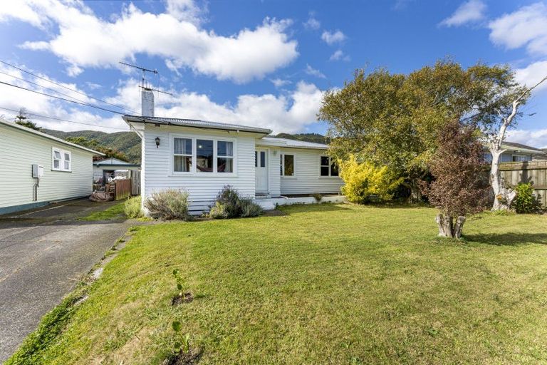 Photo of property in 96 Frederick Street, Wainuiomata, Lower Hutt, 5014