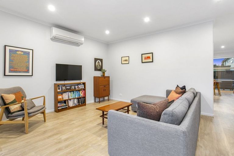 Photo of property in 21 Spotted Dove Road, Hobsonville, Auckland, 0616