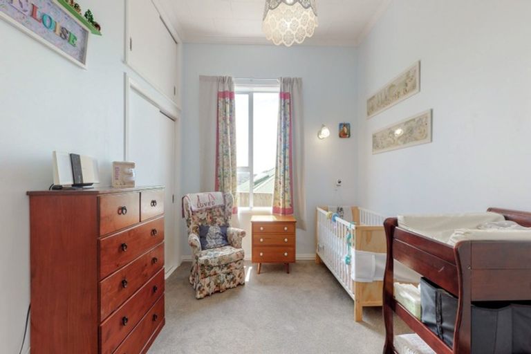 Photo of property in 6 Mitchell Street, Brooklyn, Wellington, 6021