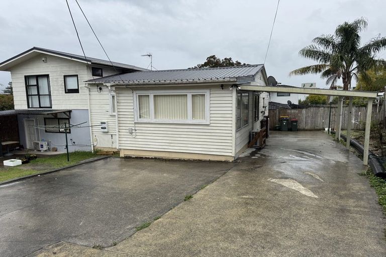 Photo of property in 31 Newington Road, Henderson, Auckland, 0612