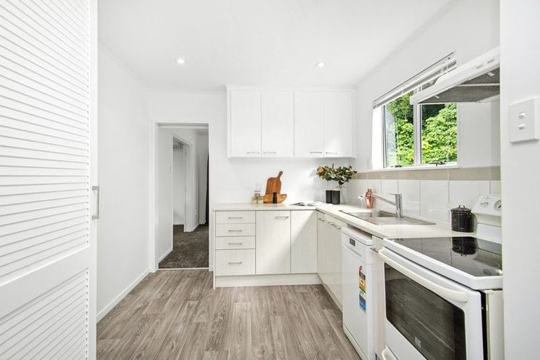 Photo of property in 18 Westhaven Drive, Tawa, Wellington, 5028