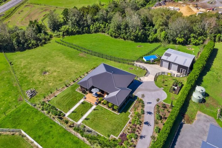 Photo of property in 15 Thomason Road, Egmont Village, New Plymouth, 4371