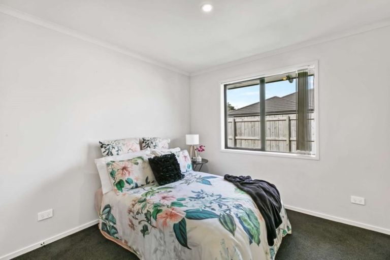 Photo of property in 37 Rainey Crescent, Papamoa Beach, Papamoa, 3118