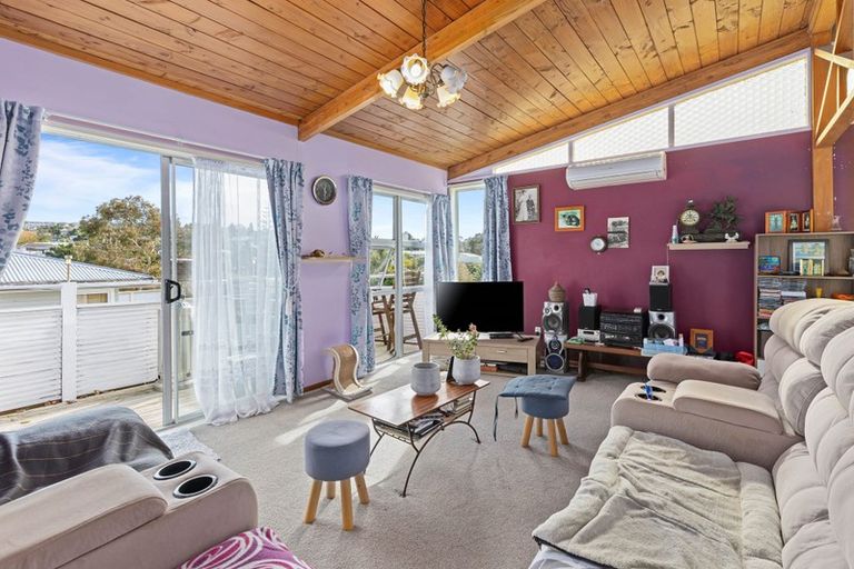 Photo of property in 3 Infidel Place, Torbay, Auckland, 0630