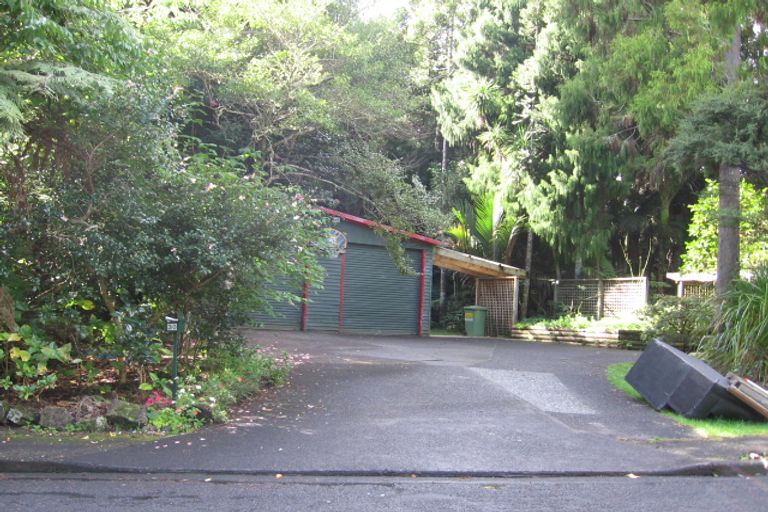 Photo of property in 30 Ngaio Road, Titirangi, Auckland, 0604