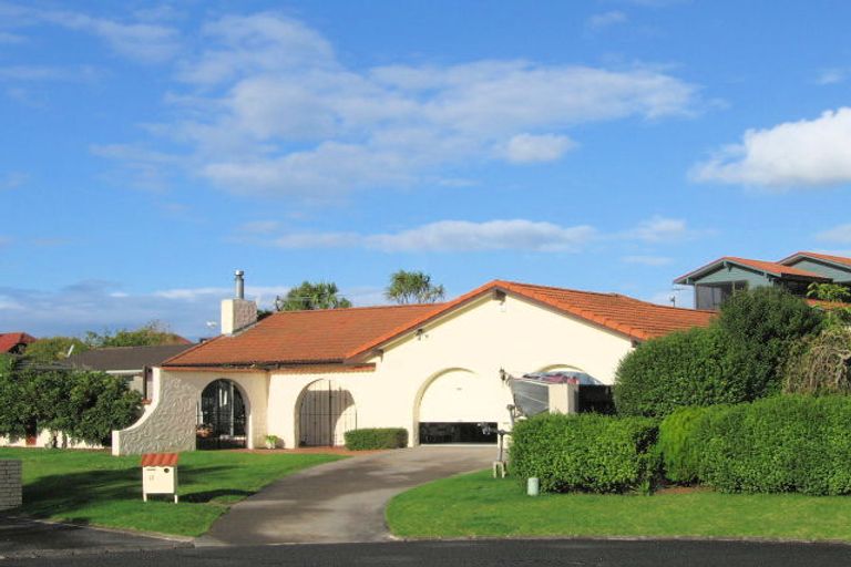 Photo of property in 11 Falstaff Place, Half Moon Bay, Auckland, 2012