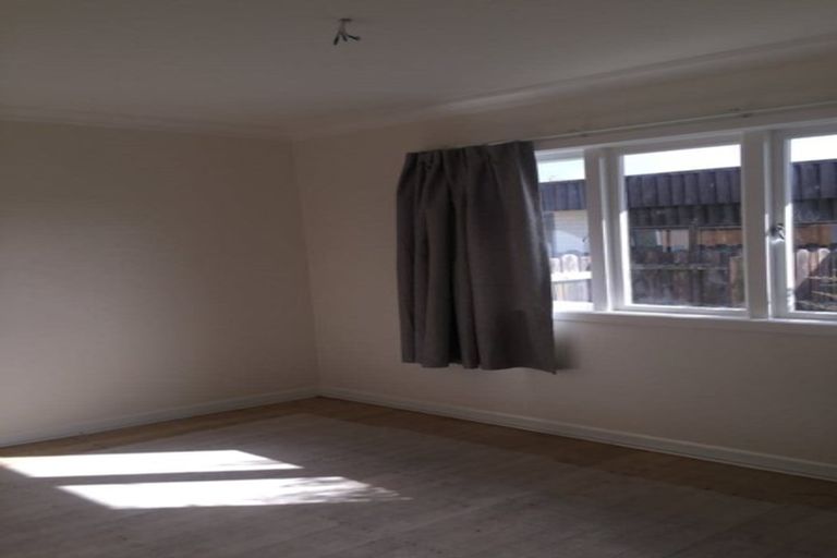 Photo of property in 1/60 Racecourse Road, Waiuku, 2123