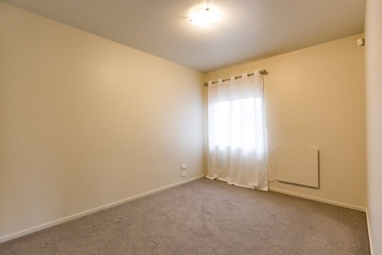 Photo of property in 30 Seymour Street, Hornby, Christchurch, 8042