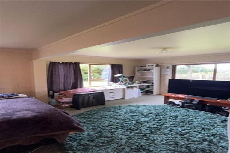 Photo of property in 105 Verran Road, Birkenhead, Auckland, 0626