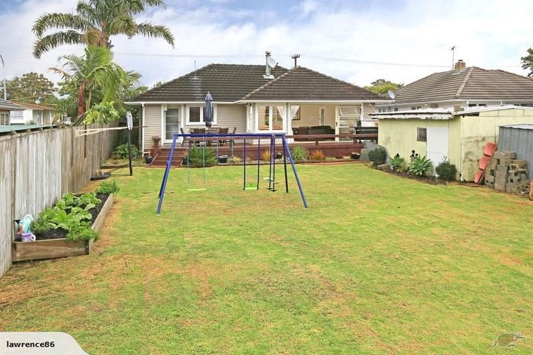Photo of property in 20 Edwards Avenue, Henderson, Auckland, 0610
