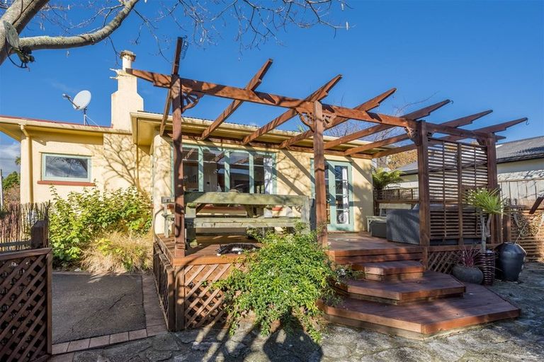 Photo of property in 103 Weraroa Road, Levin, 5510