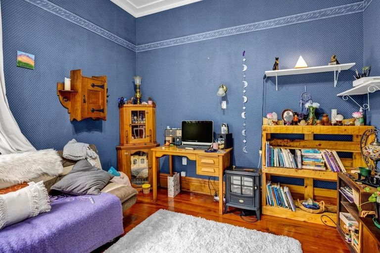 Photo of property in 237 South Road, Hawera, 4610