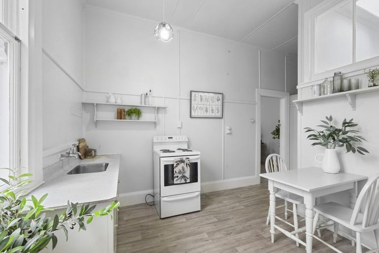 Photo of property in 17 Barrett Street, Westown, New Plymouth, 4310