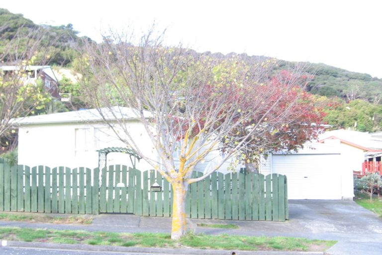 Photo of property in 22 Manurewa Grove, Wainuiomata, Lower Hutt, 5014