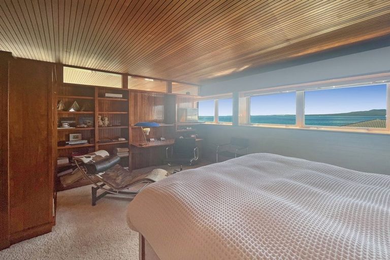 Photo of property in Seaview Apartments, 5/64 Milford Road, Milford, Auckland, 0620