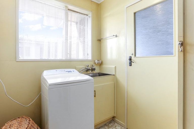 Photo of property in 3/97 Golf Road, New Lynn, Auckland, 0600