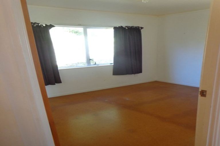 Photo of property in 42 Lilburn Crescent, Massey, Auckland, 0614