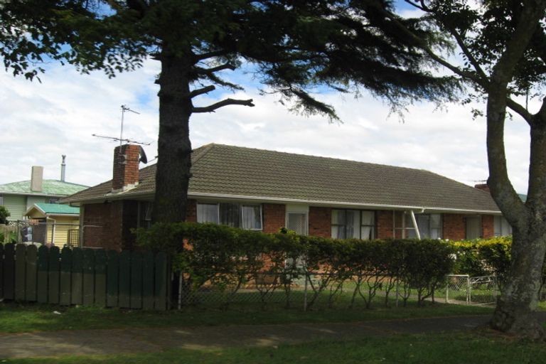 Photo of property in 1/1 Friesian Drive, Mangere, Auckland, 2022