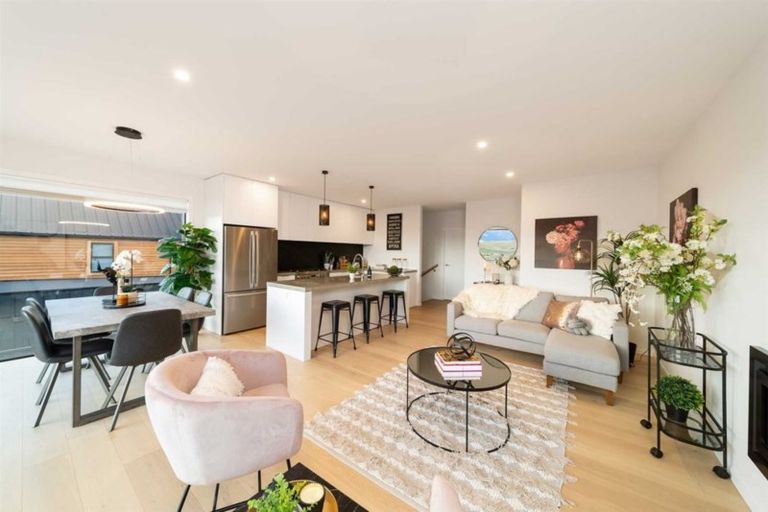 Photo of property in 39 Rannoch Drive, Jacks Point, Queenstown, 9371