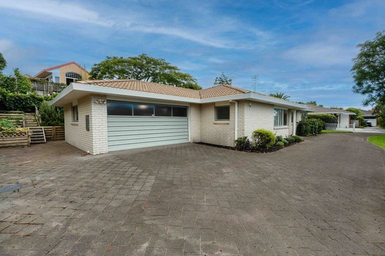 Photo of property in 10 Laburnum Glen, Mount Maunganui, 3116