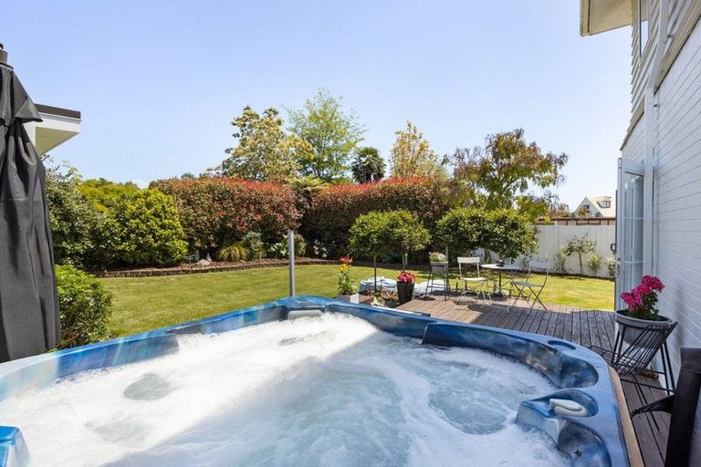 Photo of property in 46 Maclean Street, Cambridge, 3434