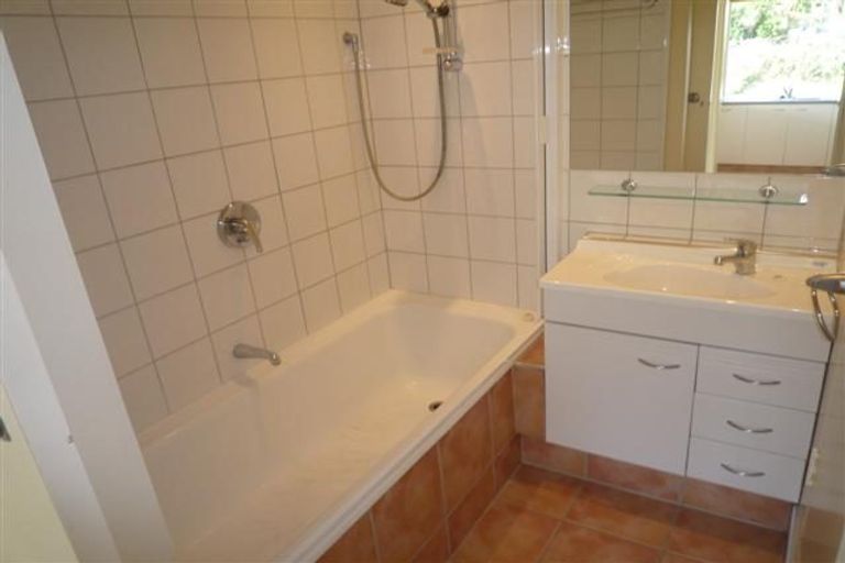 Photo of property in Jerningham Apartments, 20 Oriental Terrace, Oriental Bay, Wellington, 6011