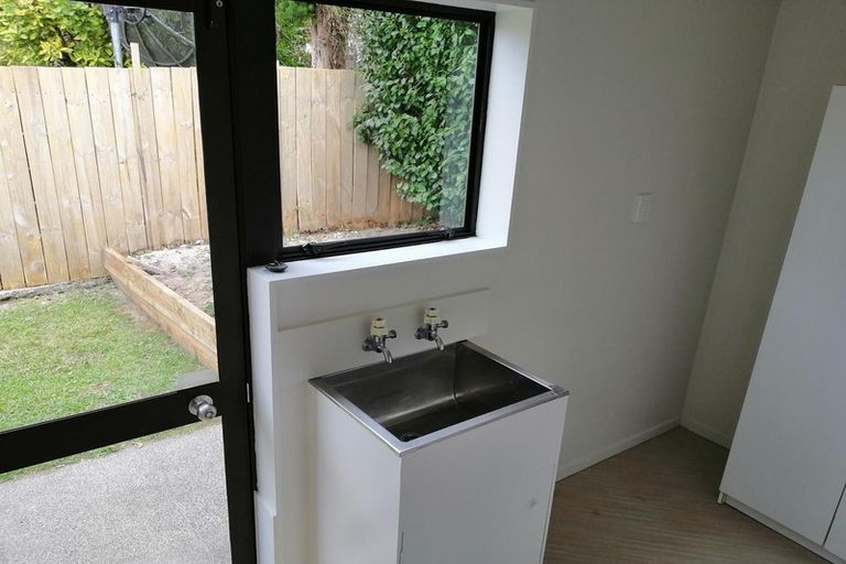 Photo of property in 41 Lyndhurst Road, Te Atatu South, Auckland, 0610