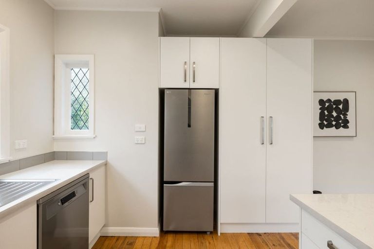 Photo of property in 52 Clarkin Road, Fairfield, Hamilton, 3214