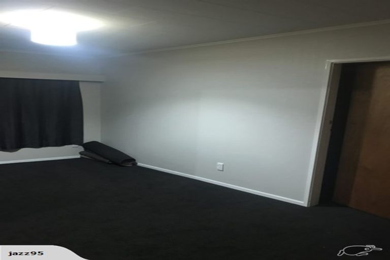 Photo of property in 100 Main Road, Waikanae, 5036