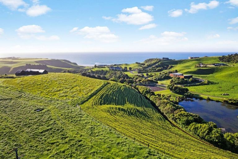 Photo of property in Tapuae, 11 Washer Road, Omata, New Plymouth, 4374