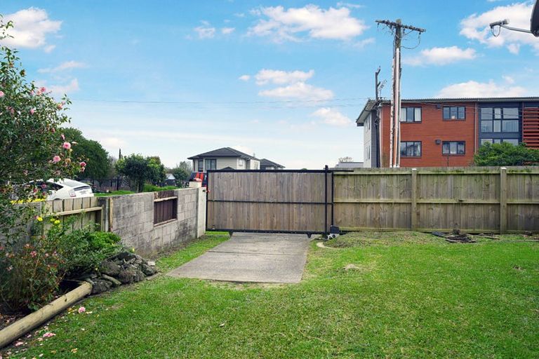 Photo of property in 3/24 Miro Street, New Lynn, Auckland, 0600