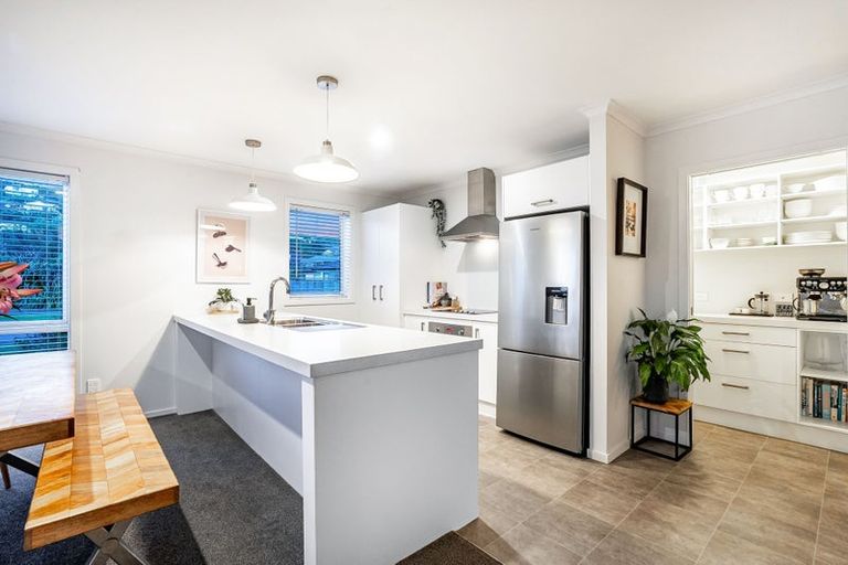 Photo of property in 1 Banks Boulevard, Whitby, Porirua, 5024