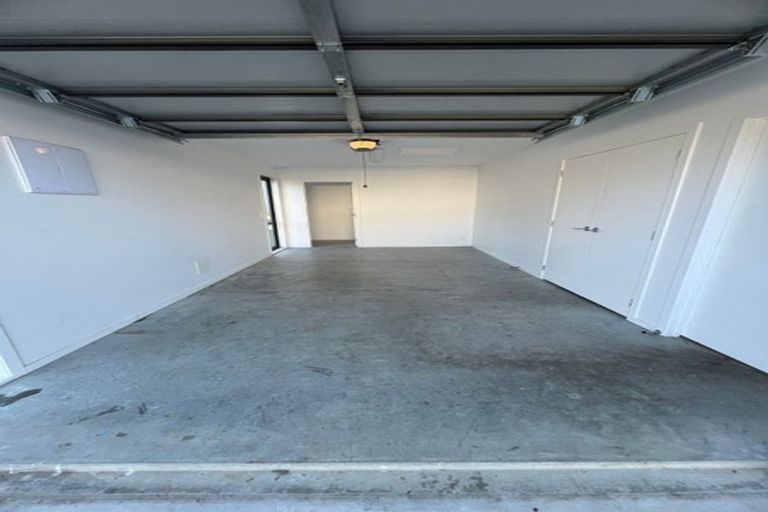 Photo of property in 3157 Great North Road, New Lynn, Auckland, 0600