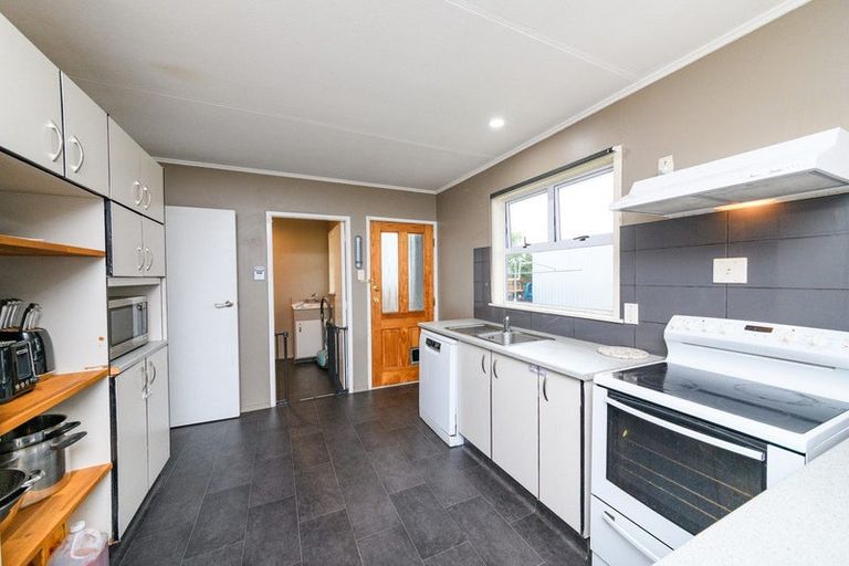 Photo of property in 12 Sinclair Avenue, Highbury, Palmerston North, 4412