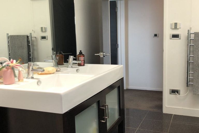 Photo of property in 7 Rangi Avenue, Schnapper Rock, Auckland, 0632