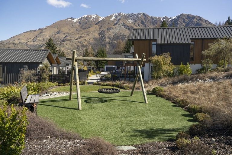 Photo of property in 15/20u George Bullen Lane, Arthurs Point, Queenstown, 9371