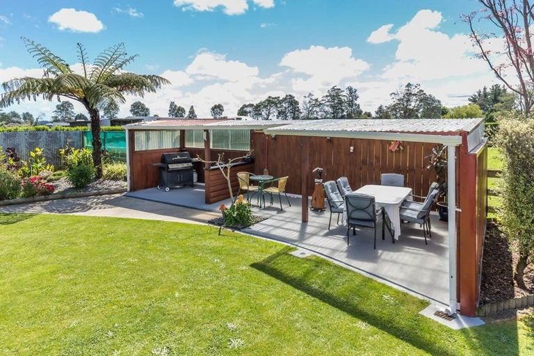 Photo of property in 461 Tararua Road, Levin, 5571