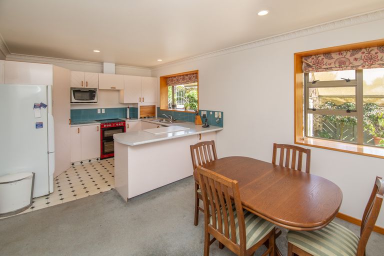 Photo of property in 23 Middleton Road, Upper Riccarton, Christchurch, 8041