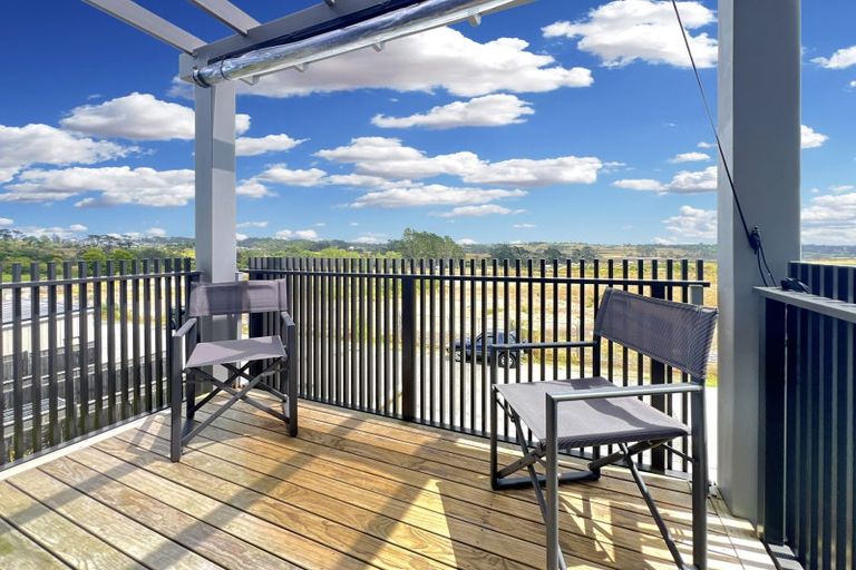 Photo of property in 24 Pukewhero Rise, Westgate, Auckland, 0614