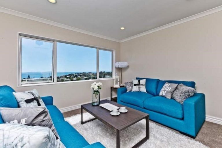 Photo of property in 188 Whangaparaoa Road, Red Beach, 0932
