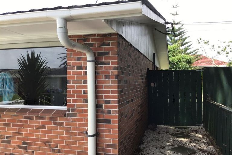 Photo of property in 1/1 Pine Street, New Lynn, Auckland, 0600