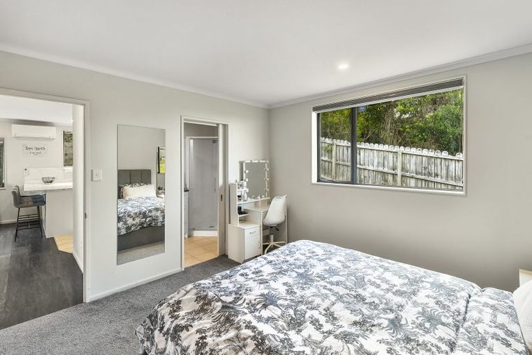 Photo of property in 17a Keri Vista Rise, Papakura, 2110
