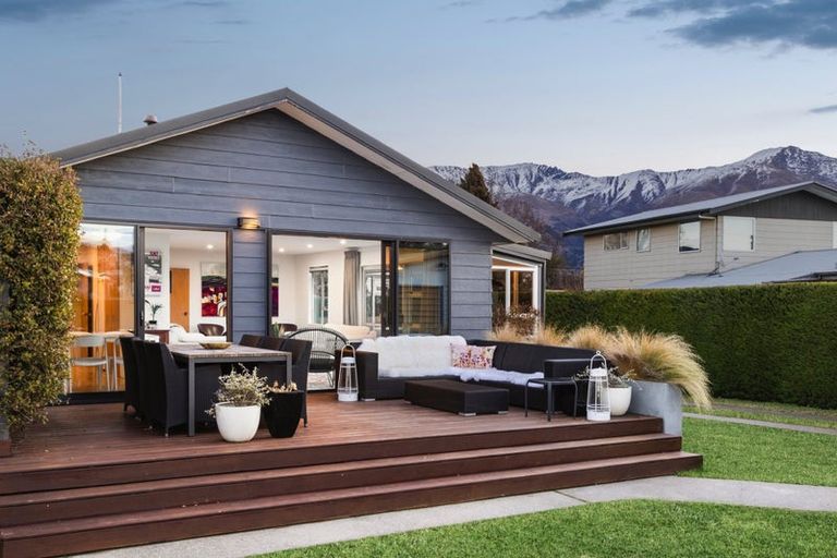 Photo of property in 140 Aubrey Road, Wanaka, 9305