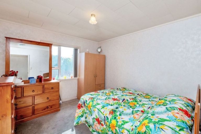 Photo of property in 54 Hindmarsh Street, Henderson, Auckland, 0612