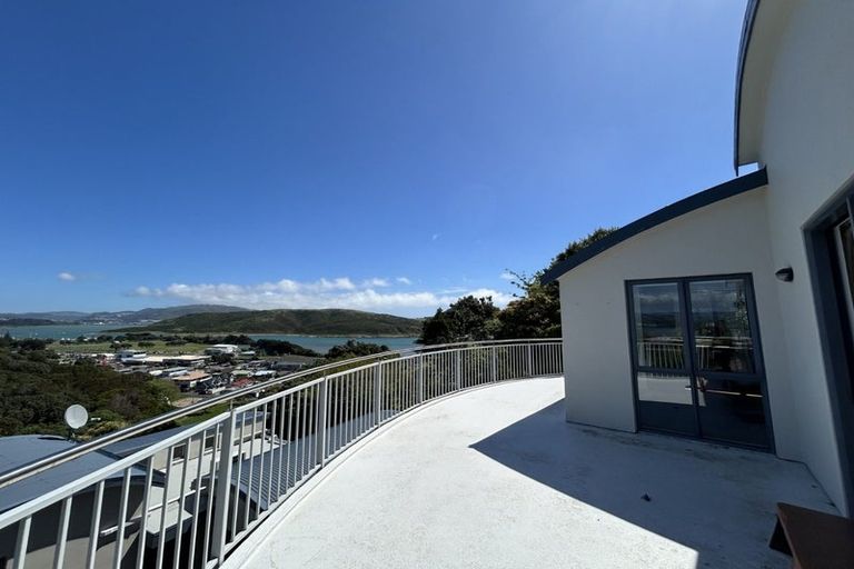 Photo of property in 59a Mana View Road, Paremata, Porirua, 5026