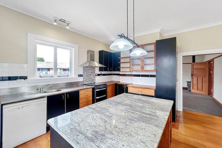 Photo of property in 103 Heretaunga Street, Palmerston North, 4414