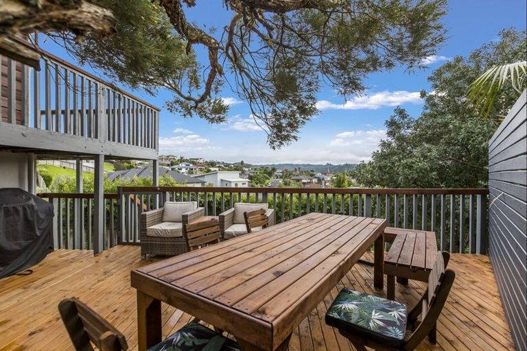 Photo of property in 7b Ngahere Views, Orewa, 0931