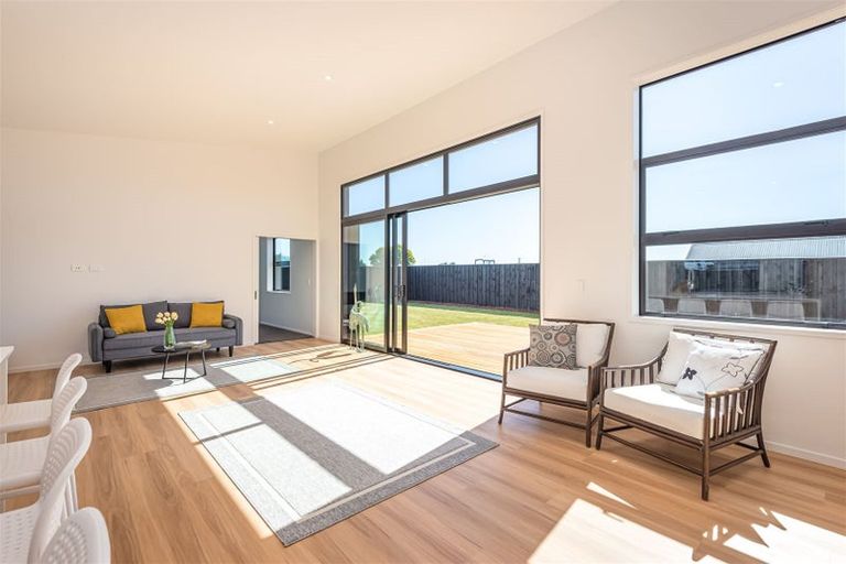 Photo of property in 37 Hotere Street, Rangiora, 7400