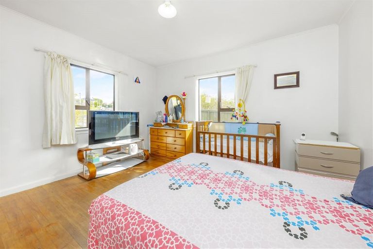 Photo of property in 1/18 Ashlynne Avenue, Papatoetoe, Auckland, 2025